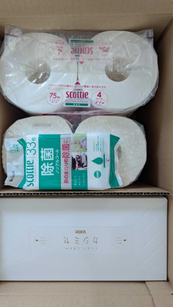 3863 日本製紙 株主優待 3月優待 スコッティのトイレットペーパーが入った箱