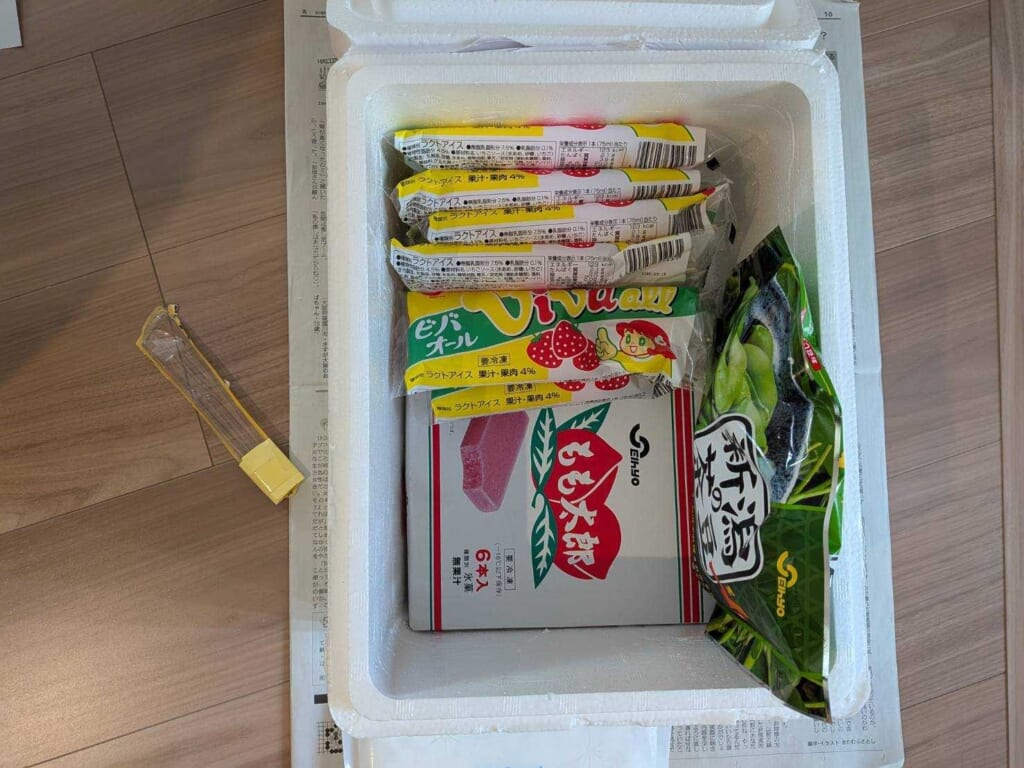 2872 セイヒョー 株主優待 8月優待 発泡スチロールに入った製品詰め合わせ